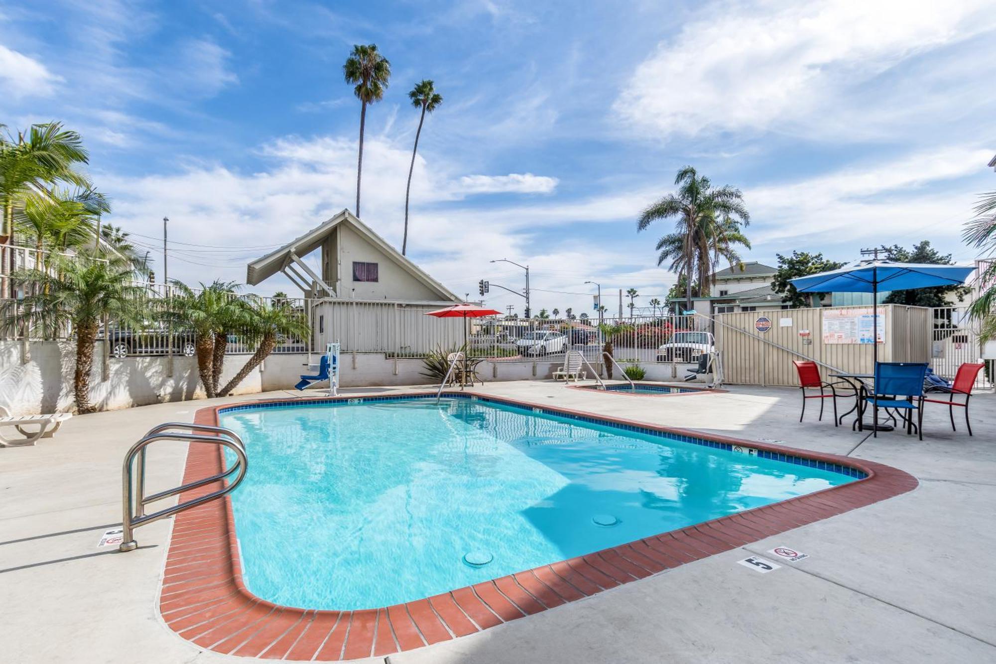 Pacific Inn Oceanside Exterior photo